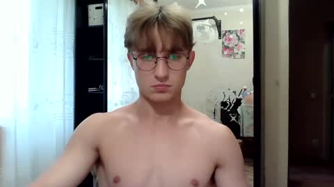 Snapshot of sweet_boy06 chatting on July 7, 2026, 11:25 am Sweet boy06 online show from July 7, 2026, 11:25 am