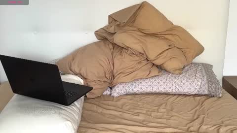 Caroline online show from June 4, 2026, 6:52 am