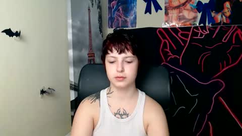 Snapshot of sweet_cherryg chatting on June 5, 2026, 6:42 am Ivy online show from June 5, 2026, 6:42 am