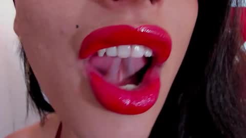 sweet_eliizabeth online show from March 12, 2026, 11:38 am