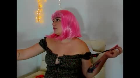 Snapshot of sweet_feeling30 chatting on February 17, 2025, 12:32 am carolina online show from February 17, 2025, 12:32 am