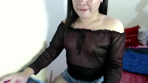 Snapshot of sweet_kendallxxxx chatting on February 2, 2025, 12:24 pm Nicahhh online show from February 2, 2025, 12:24 pm