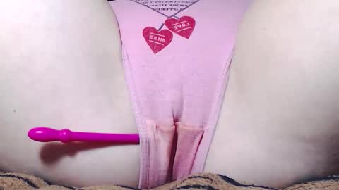 Snapshot of sweet_kitten25 chatting on November 21, 2025, 7:18 am Kitten online show from November 21, 2025, 7:18 am