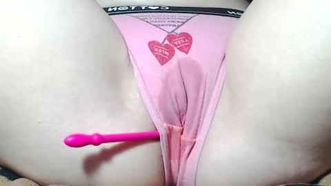 Snapshot of sweet_kitten25 chatting on May 8, 2026, 8:52 am Kitten online show from May 8, 2026, 8:52 am