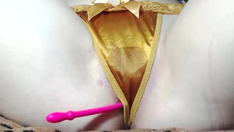 Snapshot of sweet_kitten25 chatting on May 16, 2026, 7:27 am Kitten online show from May 16, 2026, 7:27 am