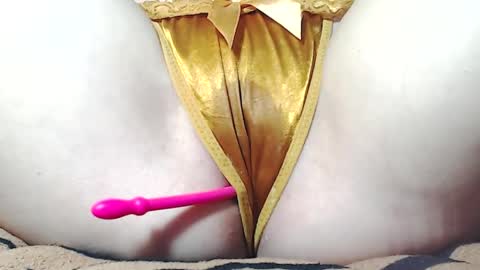 Snapshot of sweet_kitten25 chatting on May 26, 2026, 6:42 am Kitten online show from May 26, 2026, 6:42 am