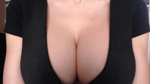 Jen online show from February 12, 2026, 6:19 am