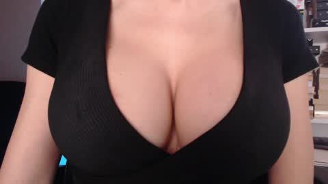 Jen online show from February 21, 2026, 7:20 am