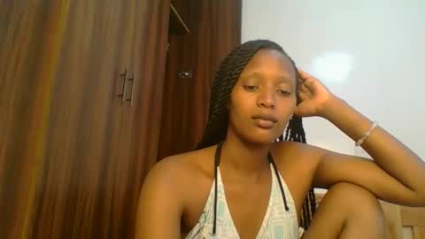 Snapshot of sweet_melod chatting on March 3, 2026, 2:45 pm Linda online show from March 3, 2026, 2:45 pm