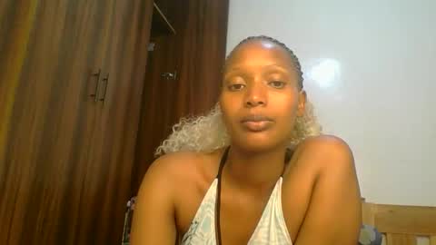 Snapshot of sweet_melod chatting on March 5, 2026, 5:09 pm Linda online show from March 5, 2026, 5:09 pm