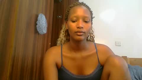 Snapshot of sweet_melod chatting on March 25, 2026, 7:03 am Linda online show from March 25, 2026, 7:03 am