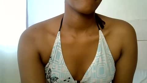 Snapshot of sweet_melod chatting on July 9, 2026, 1:37 pm Linda online show from July 9, 2026, 1:37 pm
