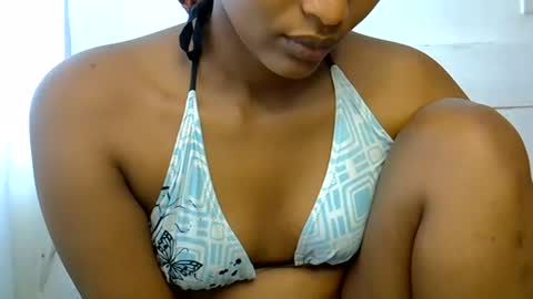 Snapshot of sweet_melod chatting on July 14, 2026, 11:27 am Linda online show from July 14, 2026, 11:27 am