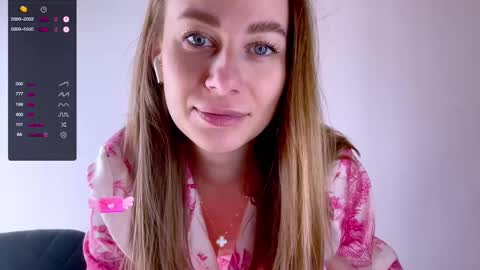 Mia online show from March 9, 2025, 10:30 am