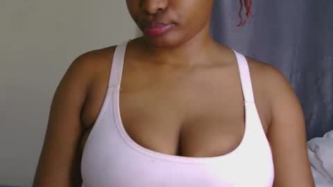 Snapshot of sweet_miah12 chatting on February 23, 2026, 8:39 pm Queen debby online show from February 23, 2026, 8:39 pm