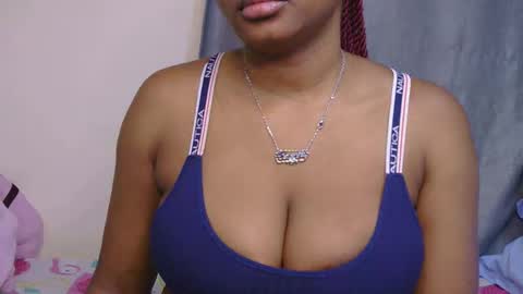 Snapshot of sweet_miah12 chatting on May 17, 2026, 2:35 pm Queen debby online show from May 17, 2026, 2:35 pm