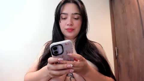 Snapshot of sweet_miiaa chatting on May 29, 2026, 5:05 am Mia Johns online show from May 29, 2026, 5:05 am