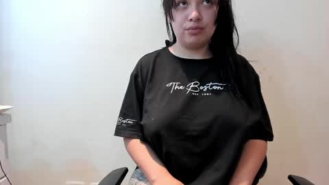 Snapshot of sweet_miiaa chatting on June 5, 2026, 8:14 pm Mia Johns online show from June 5, 2026, 8:14 pm