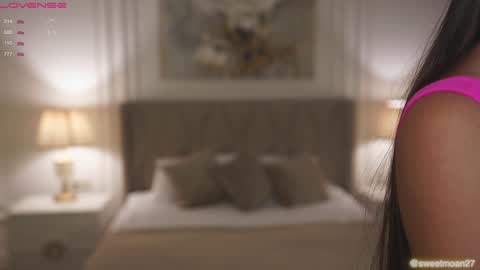 Snapshot of sweet_moan chatting on November 3, 2025, 7:31 am Dana online show from November 3, 2025, 7:31 am