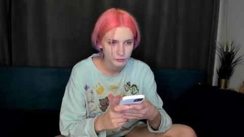Snapshot of sweet_peach__ chatting on September 19, 2025, 10:32 pm kira online show from September 19, 2025, 10:32 pm
