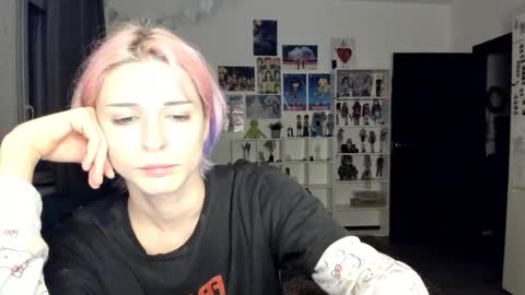 Snapshot of sweet_peach__ chatting on October 21, 2025, 7:47 pm kira online show from October 21, 2025, 7:47 pm