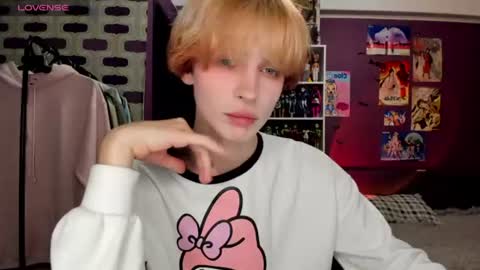 Snapshot of sweet_peach__ chatting on July 4, 2026, 7:42 pm kira online show from July 4, 2026, 7:42 pm