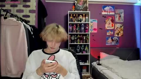 Snapshot of sweet_peach__ chatting on July 10, 2026, 12:08 pm kira online show from July 10, 2026, 12:08 pm