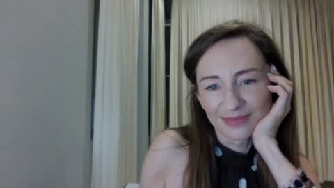 Snapshot of sweet_poeme chatting on June 19, 2026, 12:20 pm sweet_poeme online show from June 19, 2026, 12:20 pm