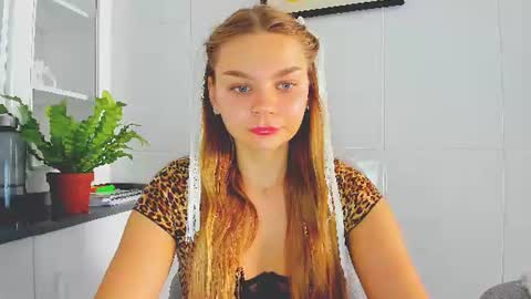 Snapshot of sweet_sabriina chatting on July 13, 2026, 6:38 am Sabina online show from July 13, 2026, 6:38 am