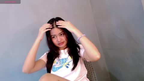 Leah online show from December 9, 2024, 5:18 am