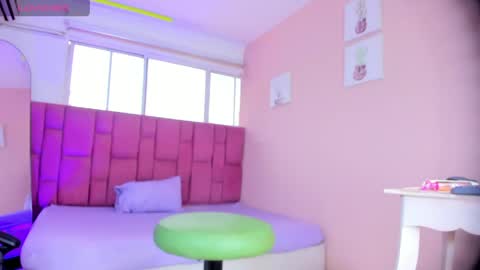 sweet_stacie online show from April 18, 2026, 7:07 pm