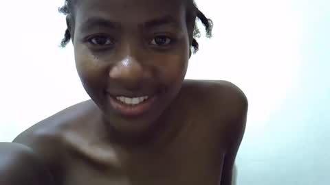 Snapshot of sweet_vee1 chatting on March 31, 2026, 11:16 pm Princess vee online show from March 31, 2026, 11:16 pm