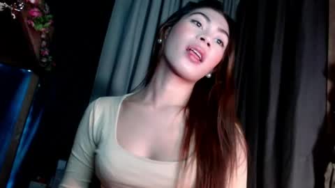 sweet_vell online show from June 2, 2026, 4:31 pm