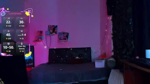 Steven independent model online show from February 12, 2026, 2:56 pm