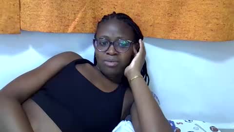 sweet_zarah online show from March 9, 2026, 3:38 pm