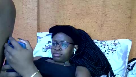 sweet_zarah online show from April 15, 2026, 7:58 pm