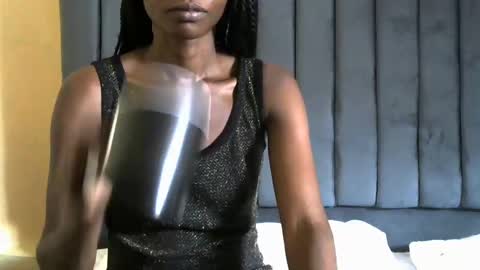 LIANAH online show from March 5, 2025, 8:43 am