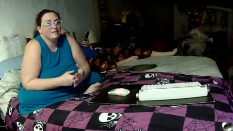 Snapshot of sweetandsour69 chatting on February 7, 2026, 4:05 am DJ M 489 Babygirl F 37 online show from February 7, 2026, 4:05 am