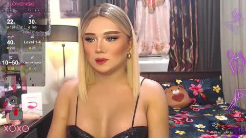 Snapshot of sweetbella118 chatting on December 8, 2024, 6:54 am bella online show from December 8, 2024, 6:54 am