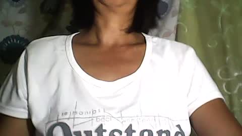 Snapshot of sweetbella24 chatting on June 25, 2026, 12:31 pm im anne online show from June 25, 2026, 12:31 pm