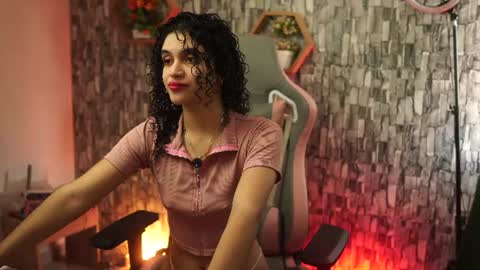 Snapshot of sweetbonii chatting on June 22, 2026, 7:33 pm Salom independent model online show from June 22, 2026, 7:33 pm