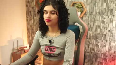 Snapshot of sweetbonii chatting on July 3, 2026, 7:31 pm Salom independent model online show from July 3, 2026, 7:31 pm