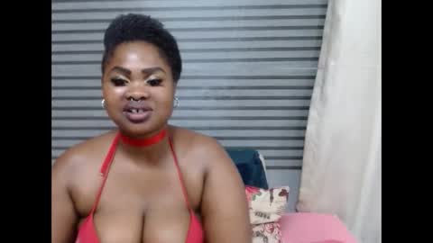 Snapshot of sweetcandypussy25 chatting on February 3, 2026, 6:46 pm queen online show from February 3, 2026, 6:46 pm