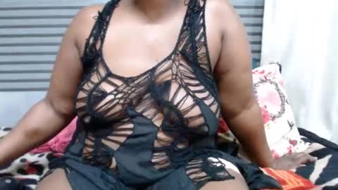 Snapshot of sweetcandypussy25 chatting on February 4, 2026, 11:20 pm queen online show from February 4, 2026, 11:20 pm