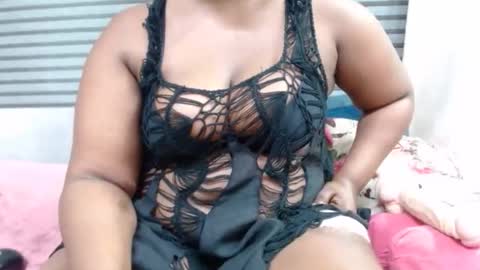 Snapshot of sweetcandypussy25 chatting on February 10, 2026, 8:02 pm queen online show from February 10, 2026, 8:02 pm
