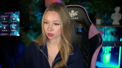 Snapshot of sweetdaisy_me chatting on February 22, 2026, 8:13 am Lina online show from February 22, 2026, 8:13 am