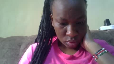 sweetdiva2012 online show from April 6, 2026, 4:46 am