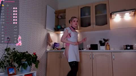 sweeteRose online show from November 12, 2025, 5:46 pm