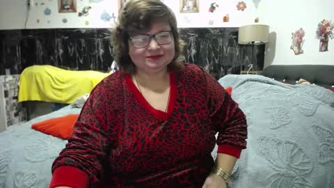 Snapshot of sweetestmilf4you chatting on February 9, 2026, 10:52 am sweetestmilf4you online show from February 9, 2026, 10:52 am