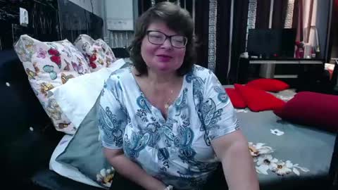 sweetestmilf4you online show from April 30, 2026, 6:03 pm